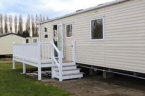 Static Caravan 3 Bed Sleeps 8 Dog Friendly Parking