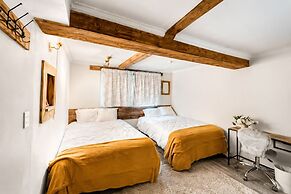 Carlton Family Suite