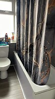 2 Bedroom House Near Wembley