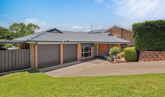 Modern 4BR Muswellbrook Stay