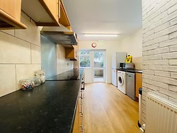 Blackpool Bliss Spacious 4 Bedroom House