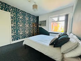 Blackpool Bliss Spacious 4 Bedroom House