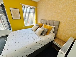Blackpool Bliss Spacious 4 Bedroom House