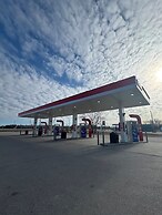 Richer Esso and Motel