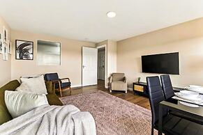 Stylish 2 Bed  2 Bathrooms Free Parking
