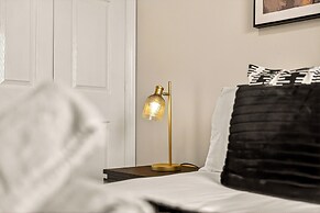 Stylish 2 Bed  2 Bathrooms Free Parking