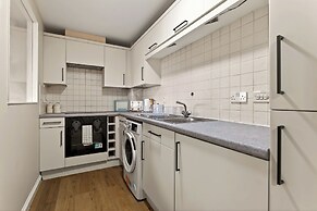 Stylish 2 Bed  2 Bathrooms Free Parking