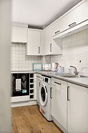 Stylish 2 Bed  2 Bathrooms Free Parking