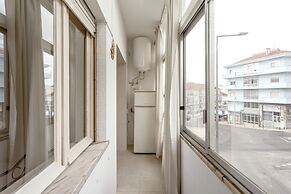 Almada Central by Homing