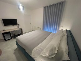 Xenia Room