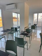 Xenia Room