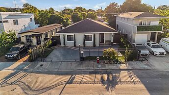 Villa Sunset by Glam Homes