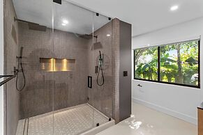 Villa Platinum by Glam Homes