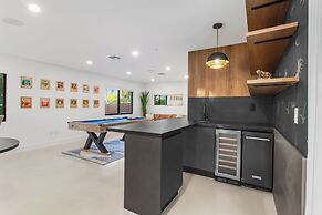 Villa Platinum by Glam Homes