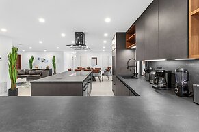 Villa Platinum by Glam Homes