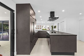 Villa Platinum by Glam Homes