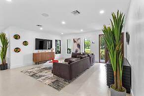 Villa Platinum by Glam Homes
