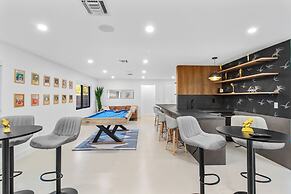 Villa Platinum by Glam Homes