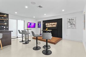 Villa Platinum by Glam Homes