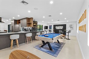 Villa Platinum by Glam Homes