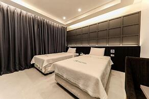 THE M HOTEL