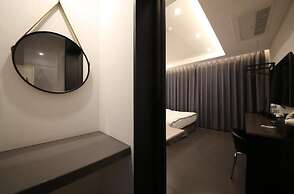 THE M HOTEL
