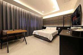 THE M HOTEL