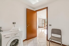 Juliette House: Shared Pool & Relax