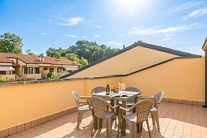 Juliette House: Shared Pool & Relax