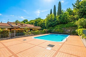 Juliette House: Shared Pool & Relax
