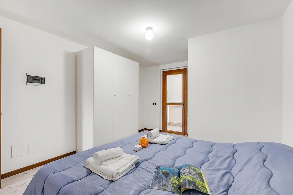Juliette House: Shared Pool & Relax