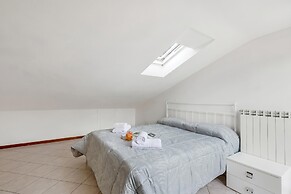 Juliette House: Shared Pool & Relax