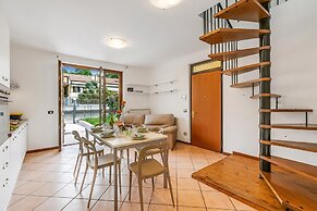 Juliette House: Shared Pool & Relax
