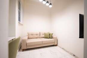 Monev Suites