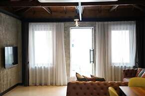 Monev Suites