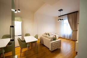 Monev Suites