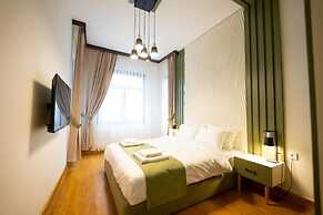 Monev Suites