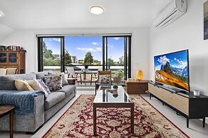 Comfortable 2 Bed Stay With Parking