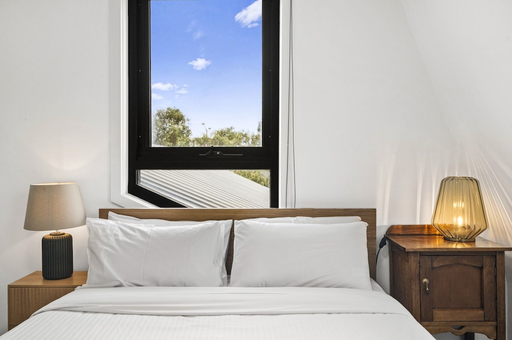 Comfortable 2 Bed Stay With Parking