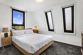 Comfortable 2 Bed Stay With Parking