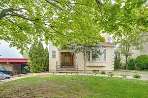 Walkable Neighborhood! Long Island Basecamp