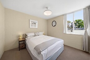 Airy & Arty 2-bed Old Kingston Foreshore