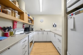 Airy & Arty 2-bed Old Kingston Foreshore