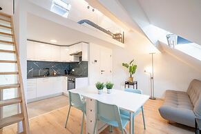 Elegant 1-bedroom Central Apartment