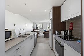 Charming 2BR Apartment Near Canberra's Attractions