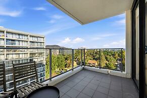 Charming 2BR Apartment Near Canberra's Attractions