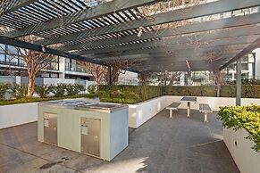 Charming 2BR Apartment Near Canberra's Attractions