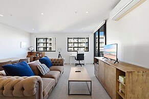 Charming 2BR Apartment Near Canberra's Attractions