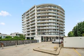 Charming 2BR Apartment Near Canberra's Attractions