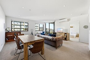 Charming 2BR Apartment Near Canberra's Attractions